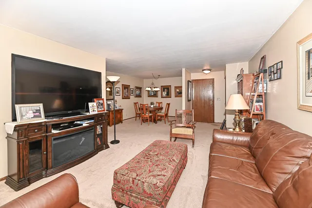 $179,900 | 2101 Good Hope Road, Unit 207, Glendale, WI 53209