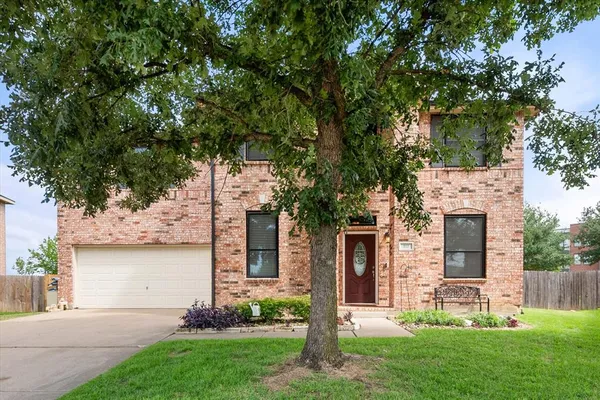 $364,999 | 517 Zachum Drive, Arlington, TX 76002