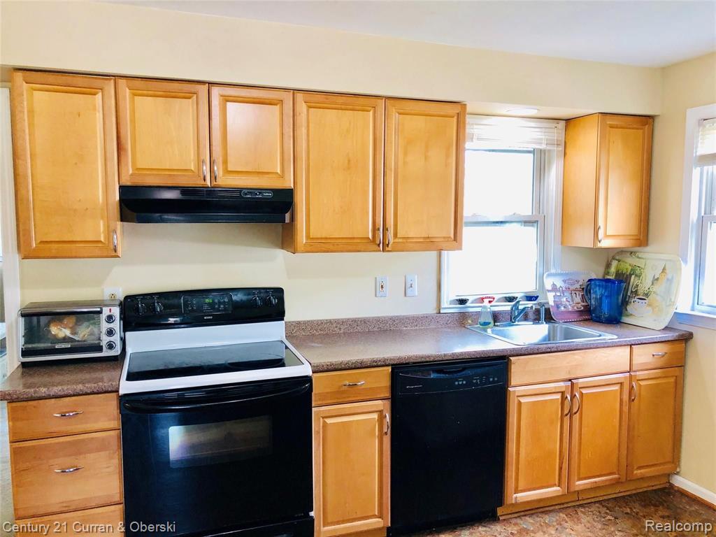 6763 North Gulley Road Dearborn Heights, MI 48127 - Photo 8 of 21