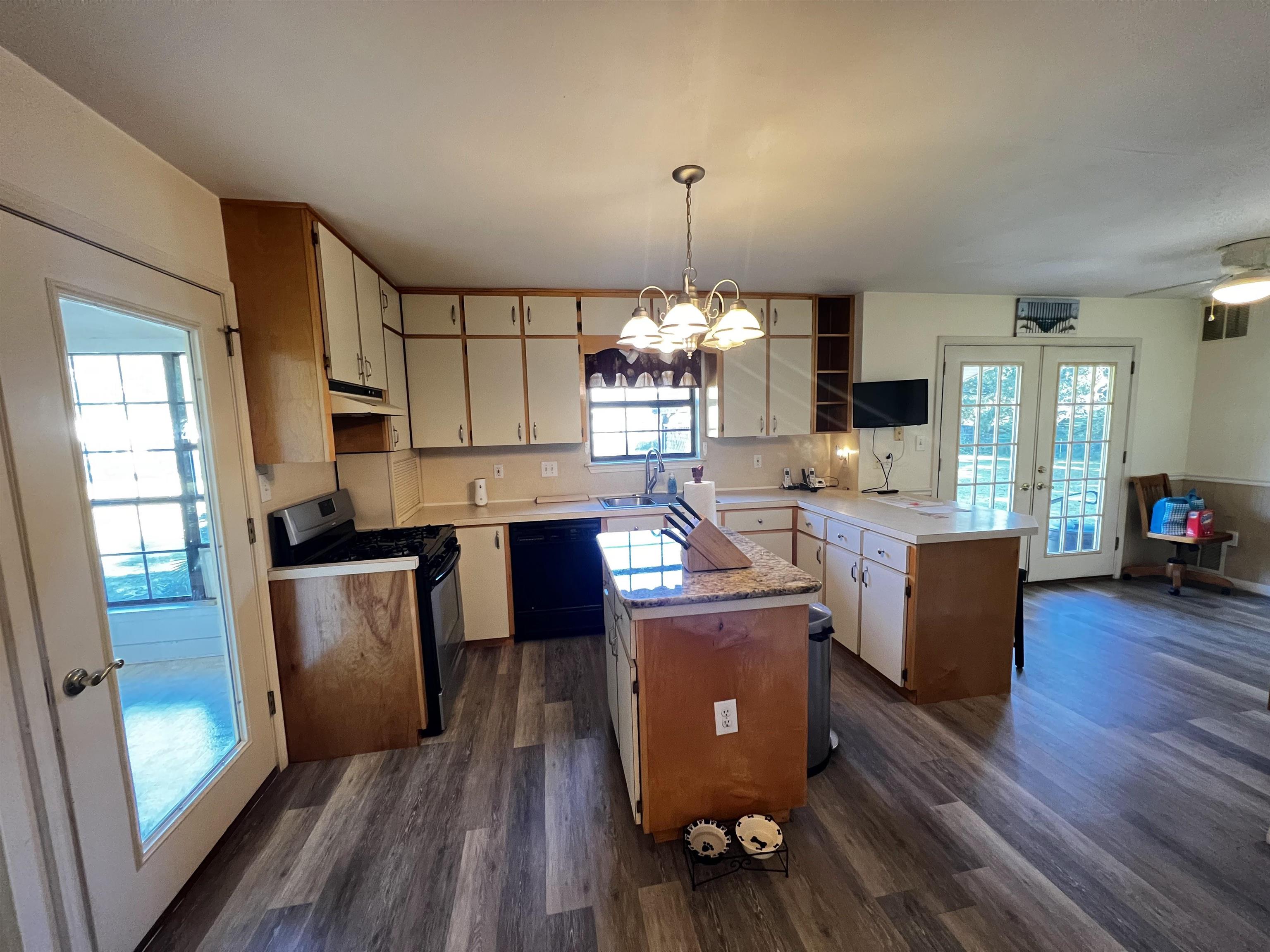 25203 East Olive Street Elberta, AL 36530 - Photo 5 of 16 Kitchen