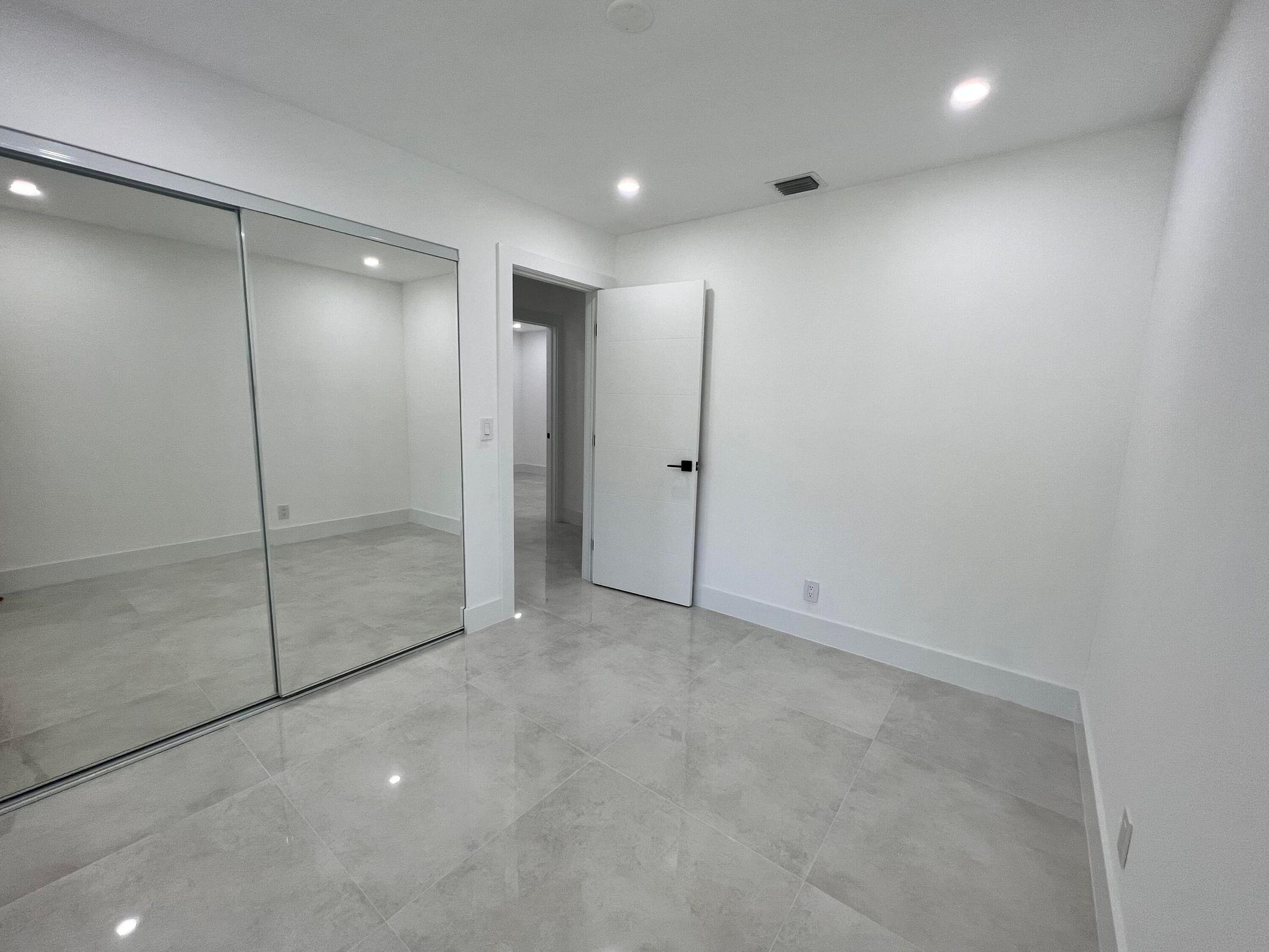 132 Davis Road Palm Springs, FL 33461 - Photo 21 of 24 20220403184916481783000000-o