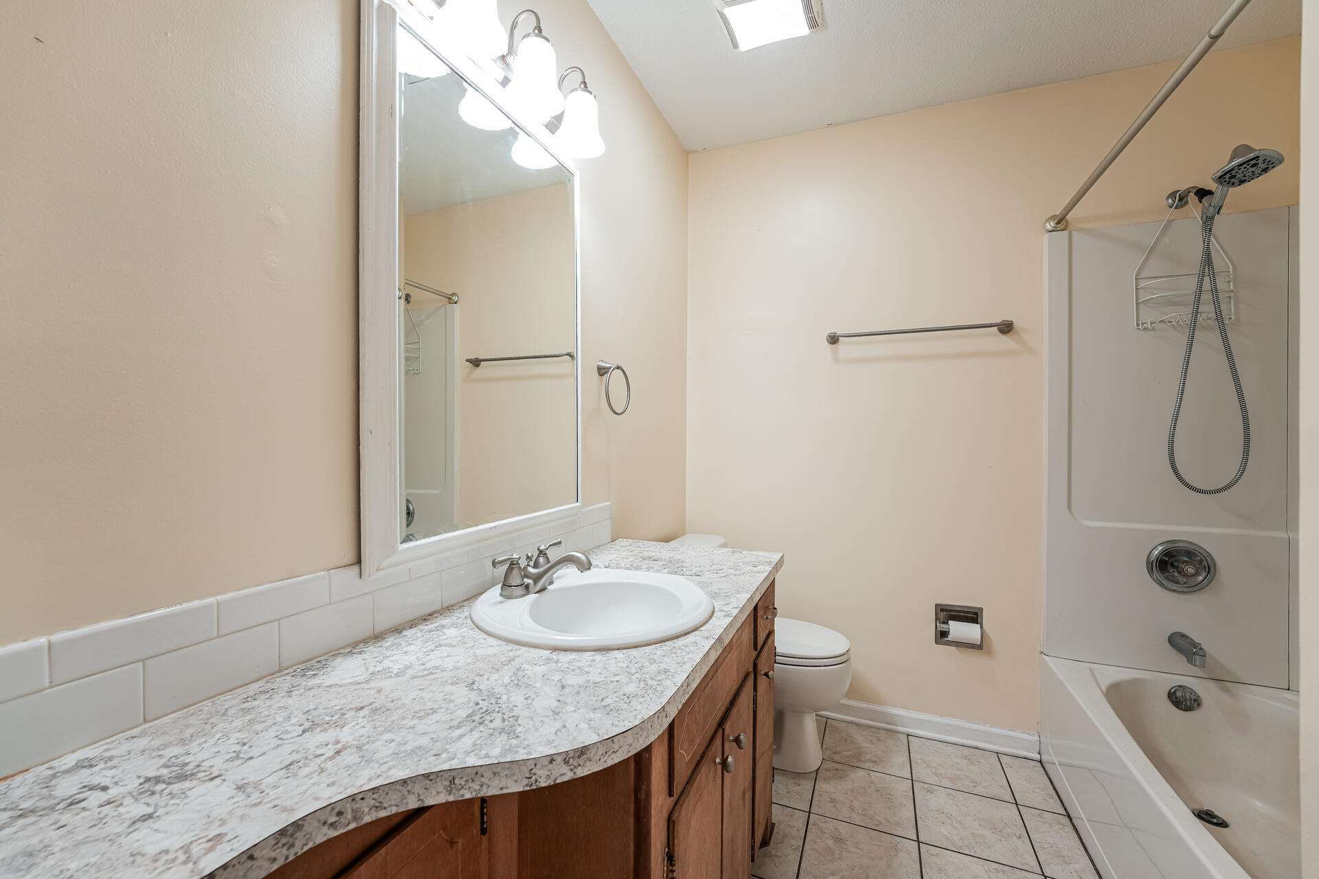111 Finch Street Ladson, SC 29456 - Photo 13 of 15 13-photo-Bathroom-7fe383bd-6dd8-45ca-b97