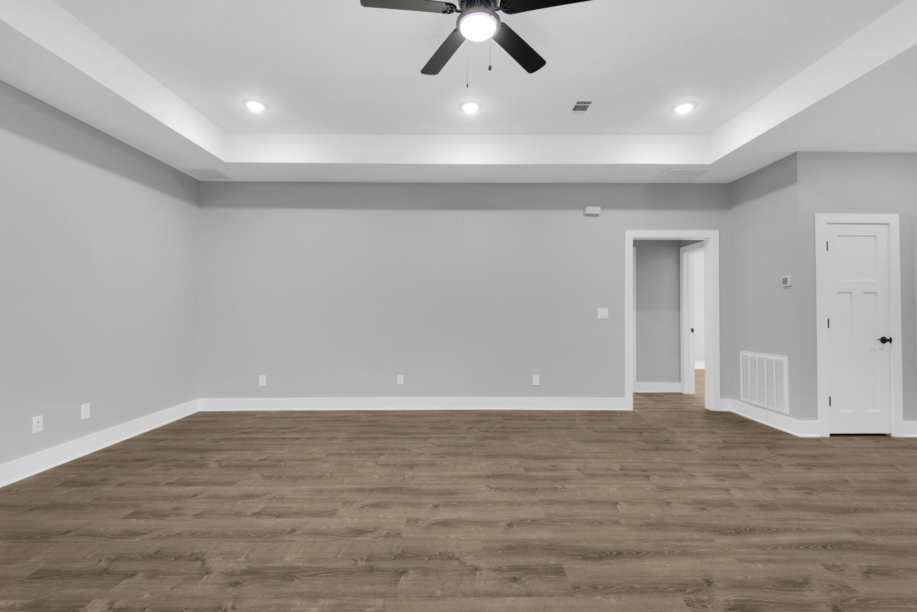 363 Washington Valparaiso, FL 32580 - Photo 9 of 35 a view of an empty room