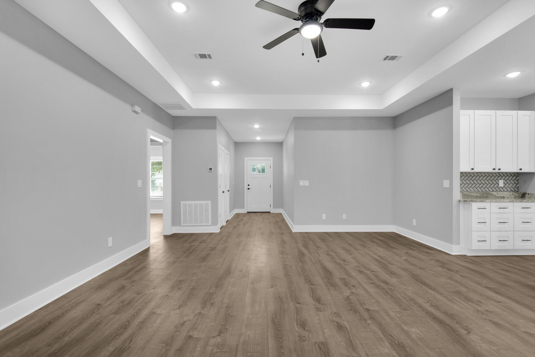 363 Washington Valparaiso, FL 32580 - Photo 10 of 35 a view of an empty room with a window