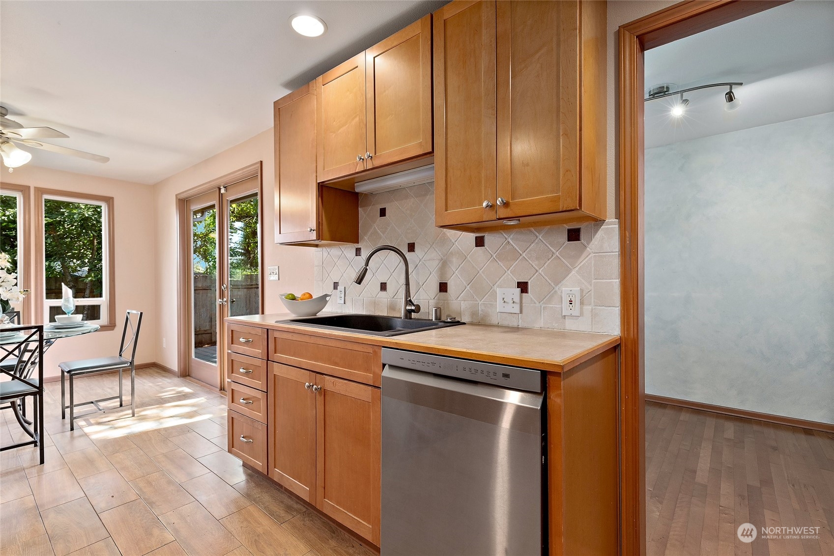 5717 Cady Road Everett, WA 98203 - Photo 12 of 35