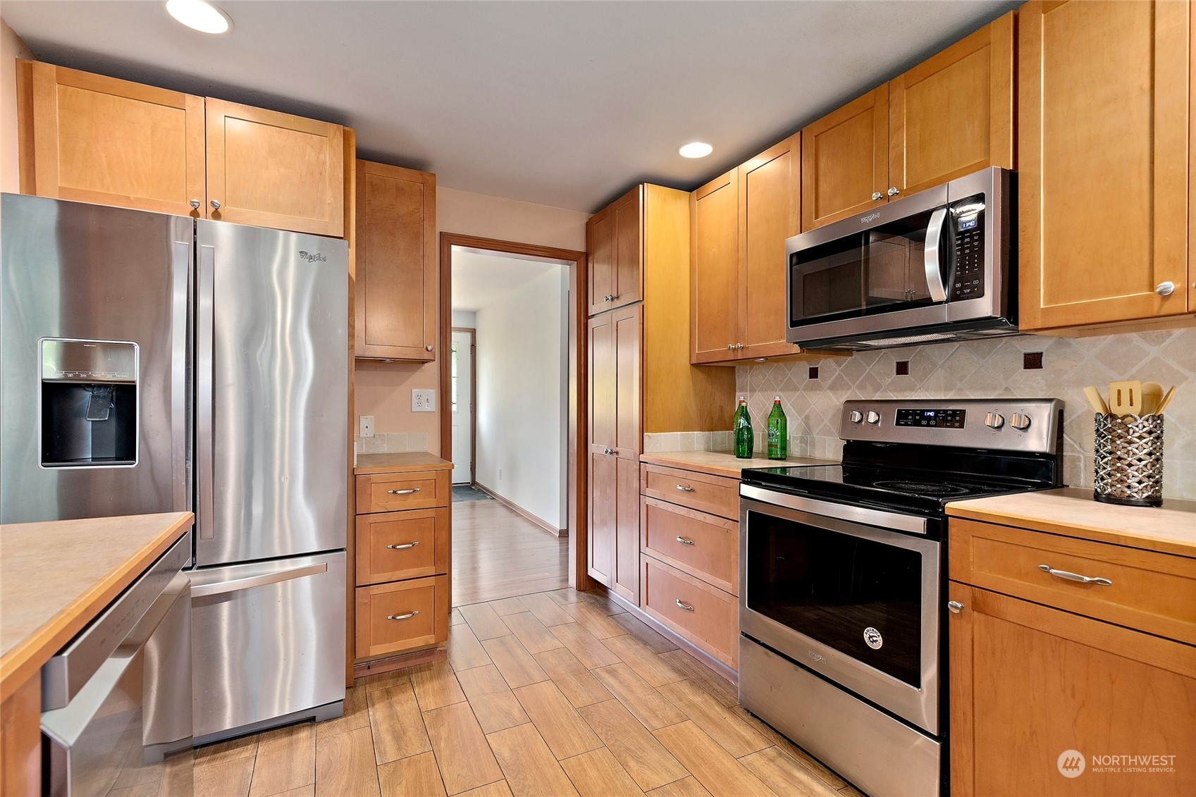 5717 Cady Road Everett, WA 98203 - Photo 10 of 35