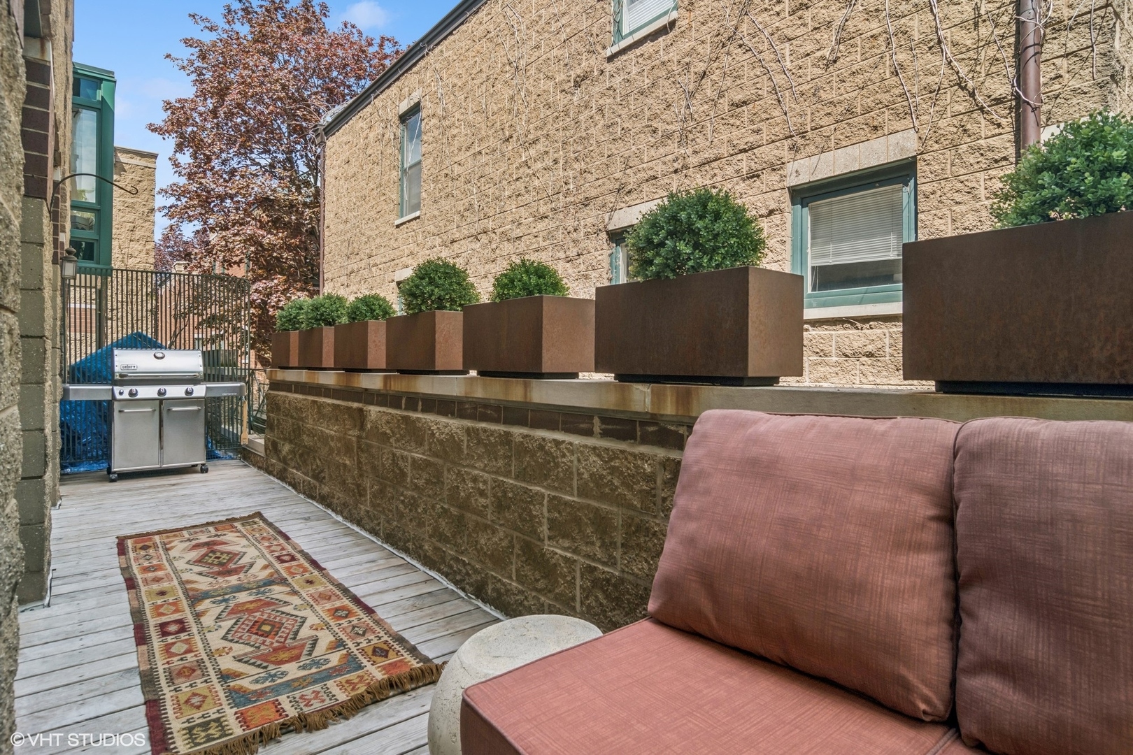 1606 North Mohawk Street, Unit B Chicago, IL 60614 - Photo 14 of 29 a terrace of a house with outdoor seating