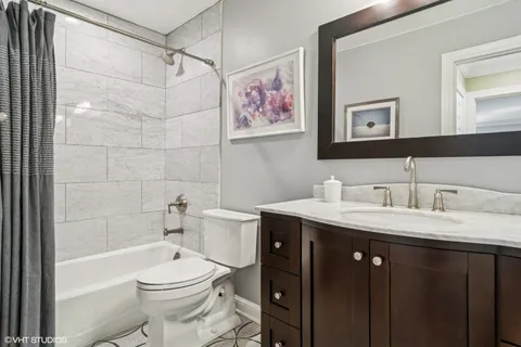 $1,050,000 | 1606 North Mohawk Street, Unit B, Chicago, IL 60614