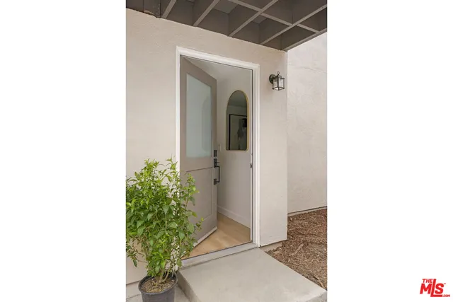 $574,900 | 1191 Crenshaw Boulevard, Los Angeles, CA 90019