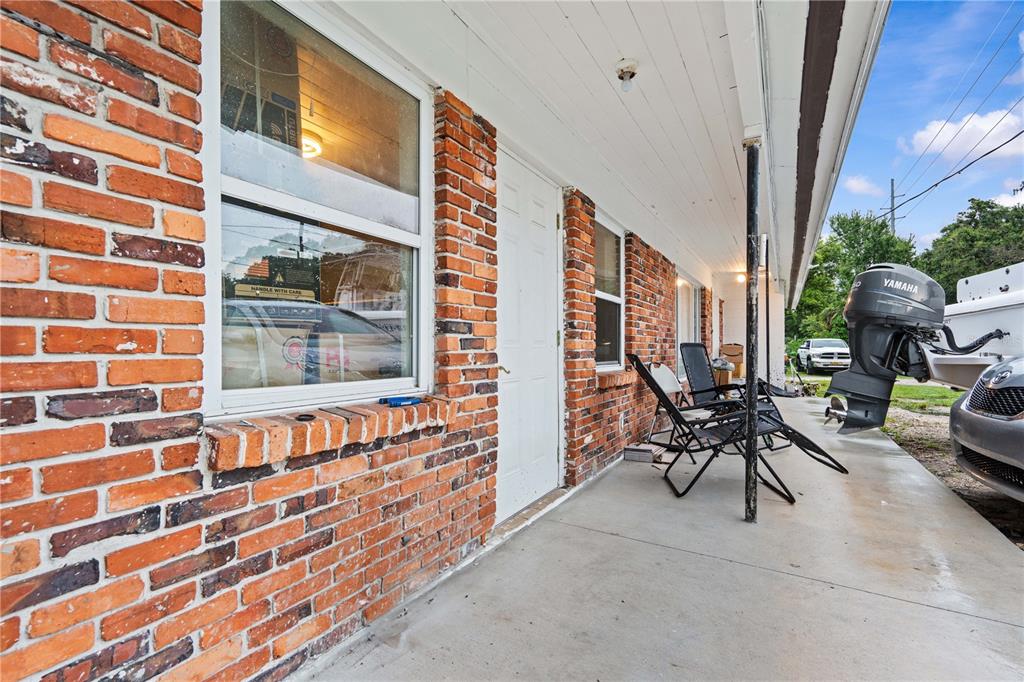 13002 East Wheeler Road Dover, FL 33527 - Photo 3 of 22