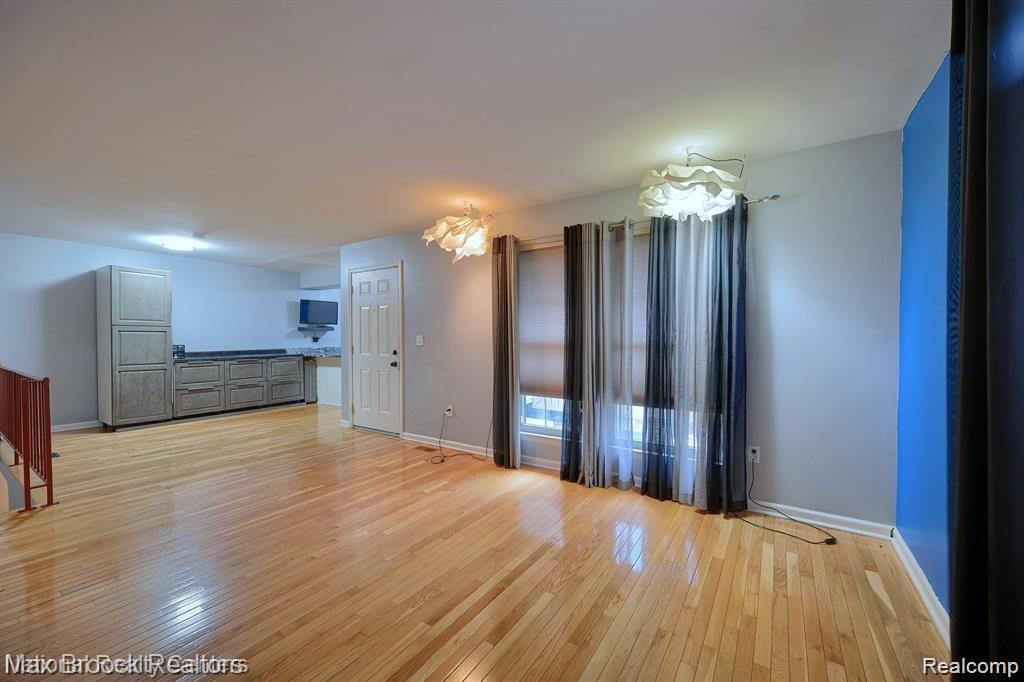 2767 Roundtree Drive Troy, MI 48083 - Photo 6 of 17