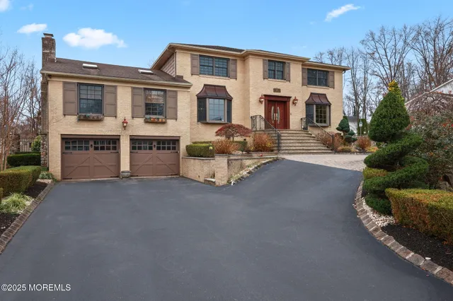 $1,425,000 | 41 Thomas Drive, Manalapan, NJ 07726