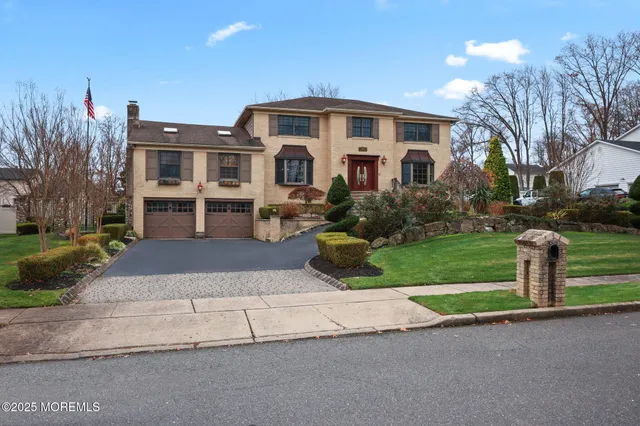 $1,425,000 | 41 Thomas Drive, Manalapan, NJ 07726