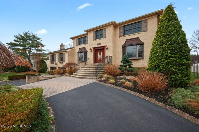 $1,425,000 | 41 Thomas Drive, Manalapan, NJ 07726