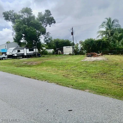 $94,999 | 3603-07 Unique Circle, Fort Myers, FL 33908