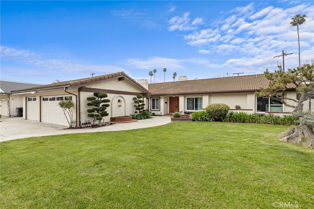 Ranch style home with great curb appeal
