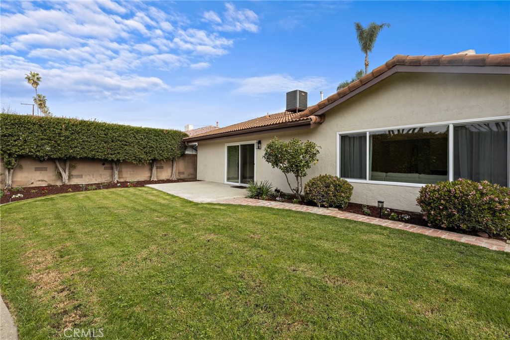 7848 Calmcrest Drive Downey, CA 90240 - Photo 4 of 36