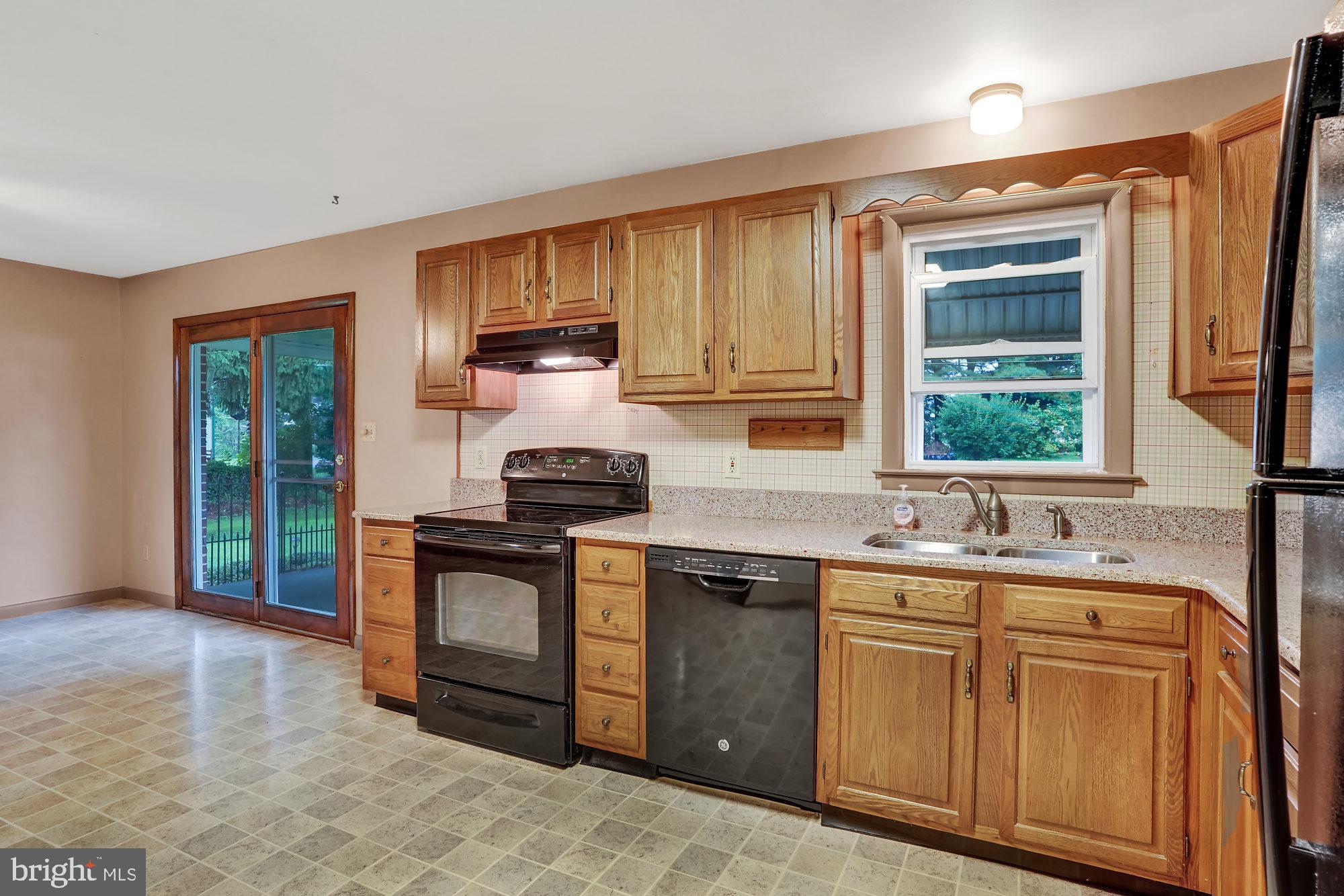 3570 Board Road York, PA 17406 - Photo 11 of 28 Gallery Image 11