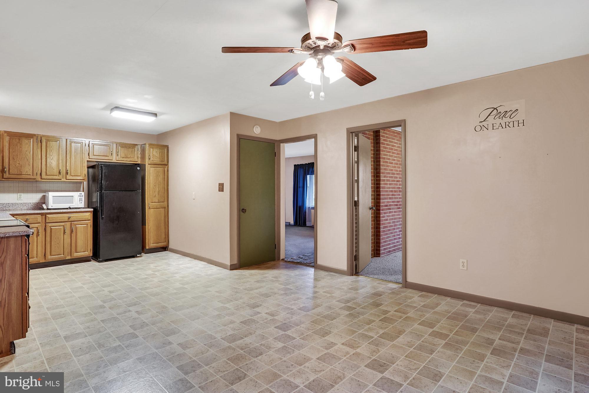 3570 Board Road York, PA 17406 - Photo 12 of 28 Gallery Image 12