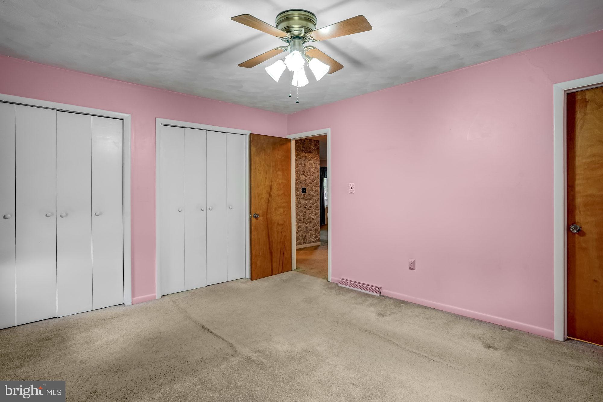 3570 Board Road York, PA 17406 - Photo 17 of 28 Gallery Image 17
