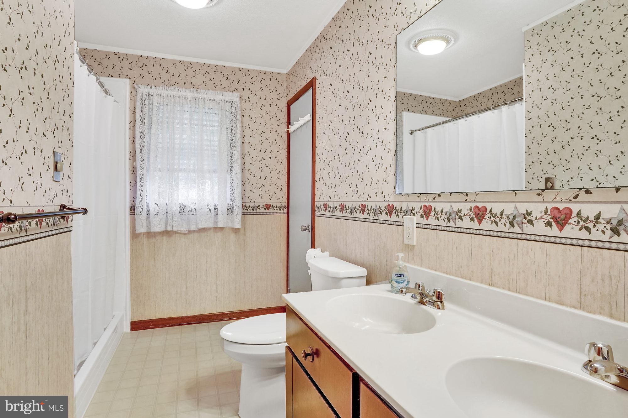 3570 Board Road York, PA 17406 - Photo 18 of 28 Gallery Image 18