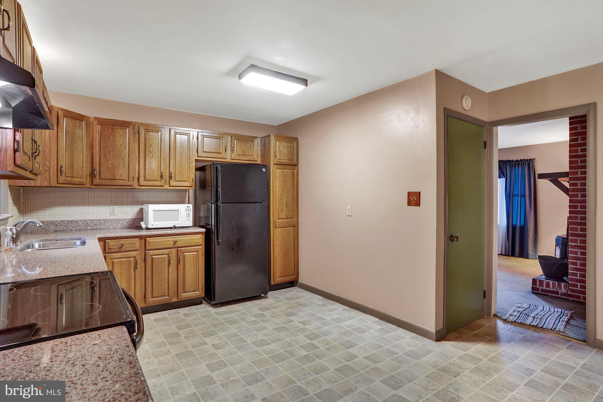 3570 Board Road York, PA 17406 - Photo 8 of 28 Gallery Image 8