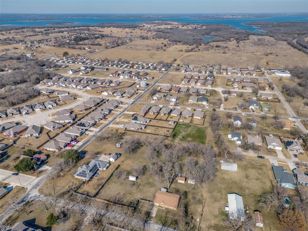 500 Eddleman Street Pilot Point, TX 76258 - Photo 3 of 6