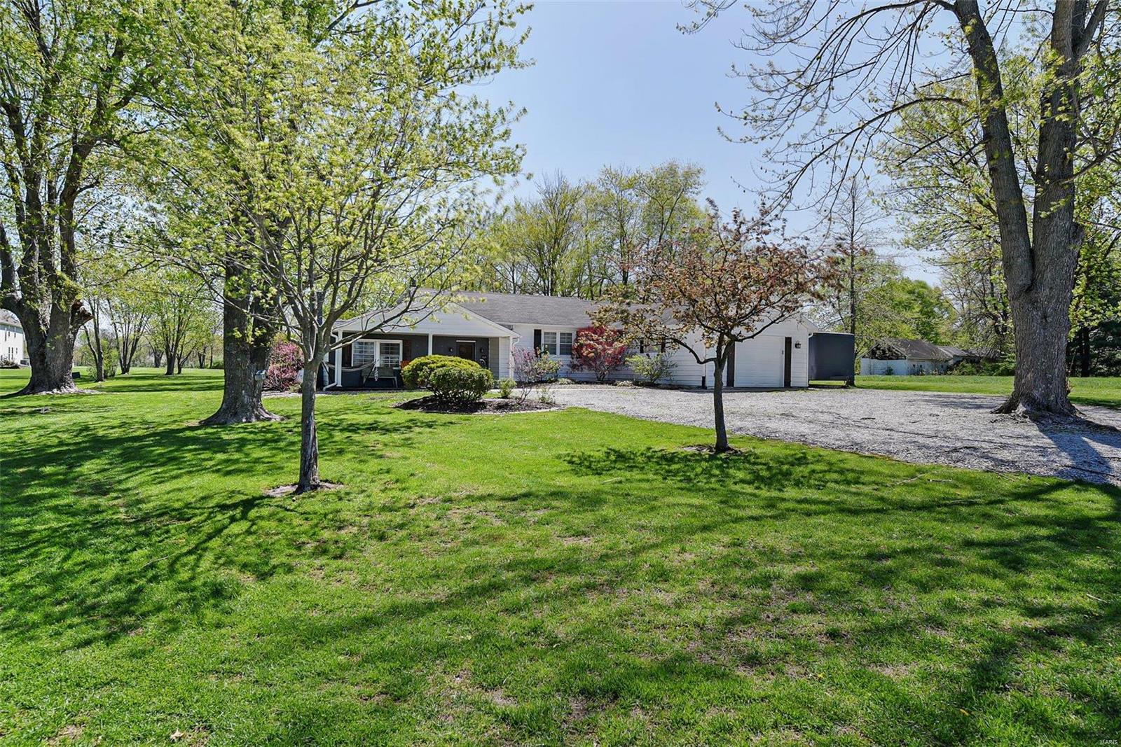 3902 Seiler Road Dorsey, IL 62021 - Photo 3 of 26