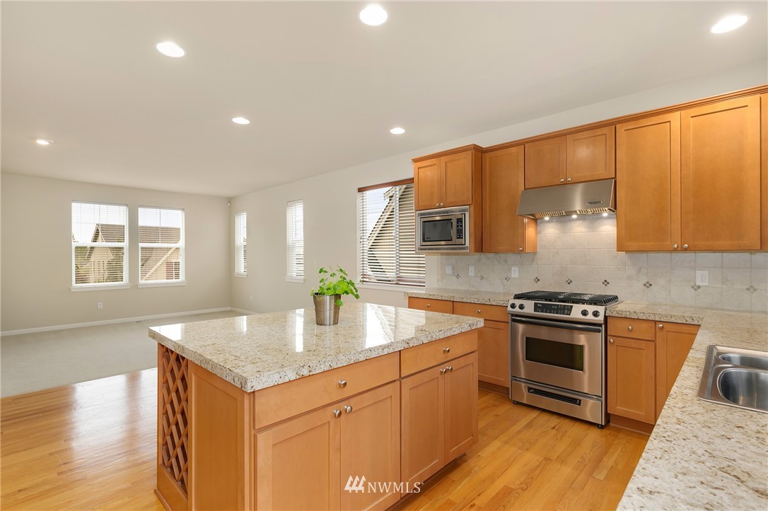 5616 Northeast 5th Court Renton, WA 98059 - Photo 12 of 24