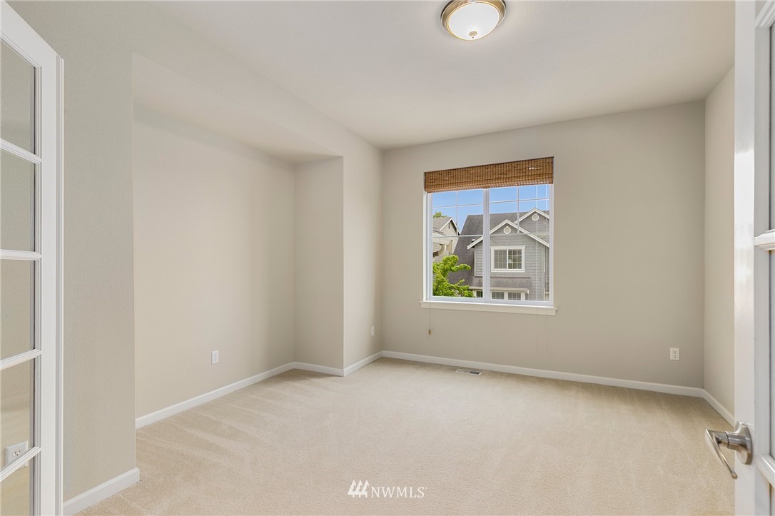5616 Northeast 5th Court Renton, WA 98059 - Photo 3 of 24