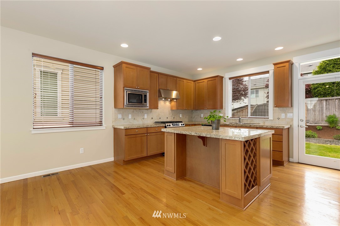 5616 Northeast 5th Court Renton, WA 98059 - Photo 7 of 24