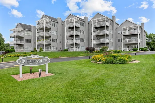 $345,000 | 4412 River Drive, Unit 202, Moline, IL 61265