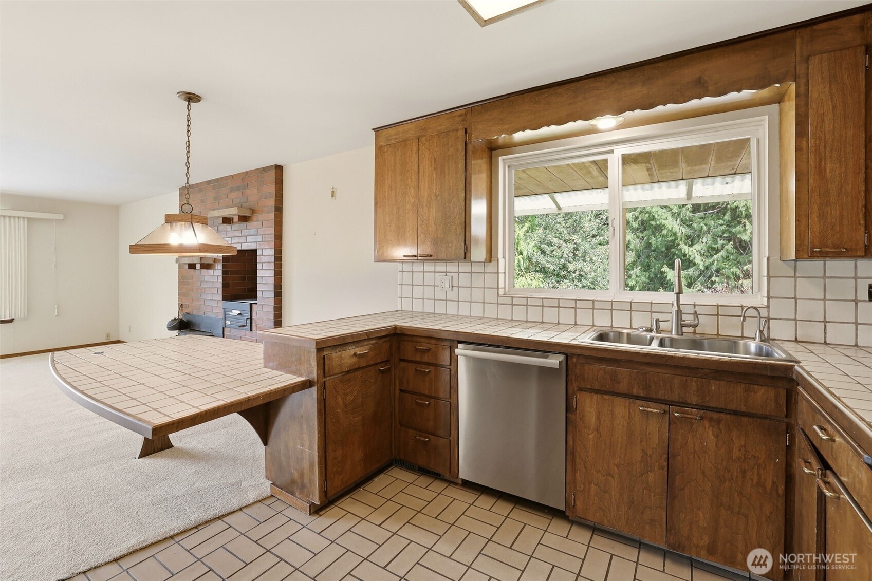 8957 188th Street Southwest Edmonds, WA 98026 - Photo 10 of 36