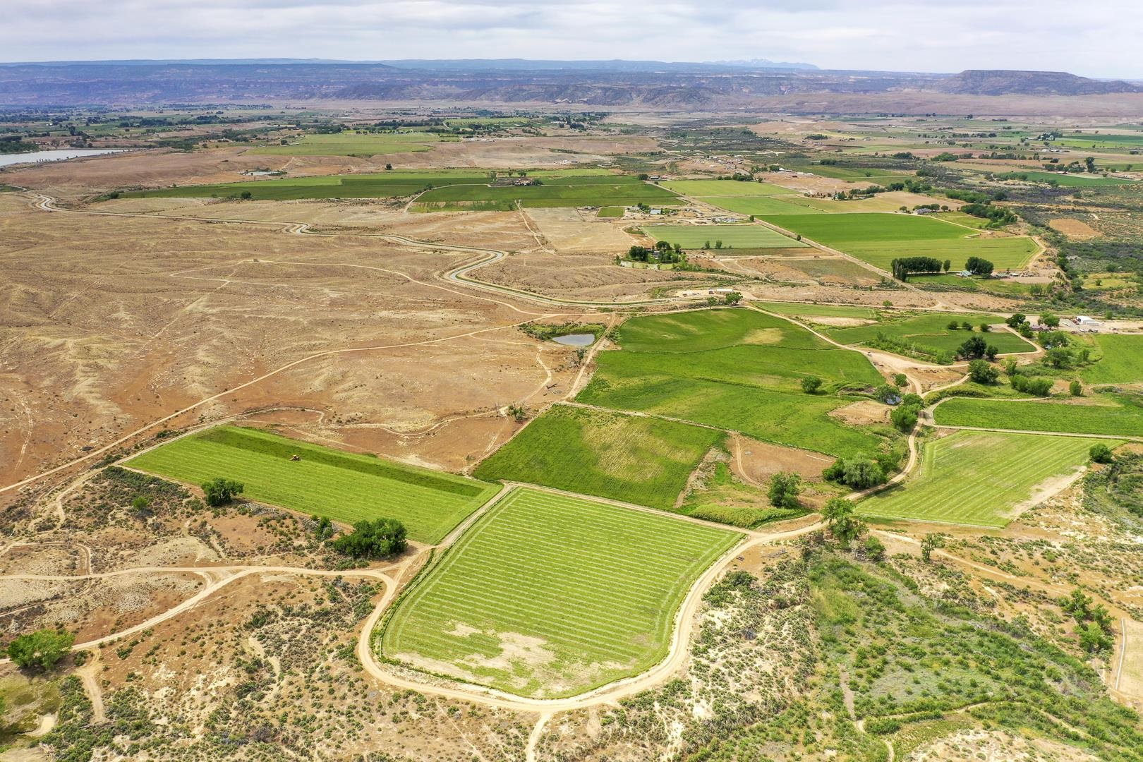 990 T Road Mack, CO 81525 - Photo 37 of 42 a view of an ocean and a mountain