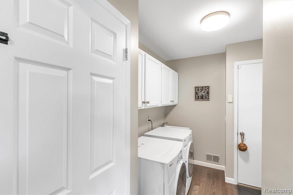 45534 Hanford Road Canton, MI 48187 - Photo 5 of 38