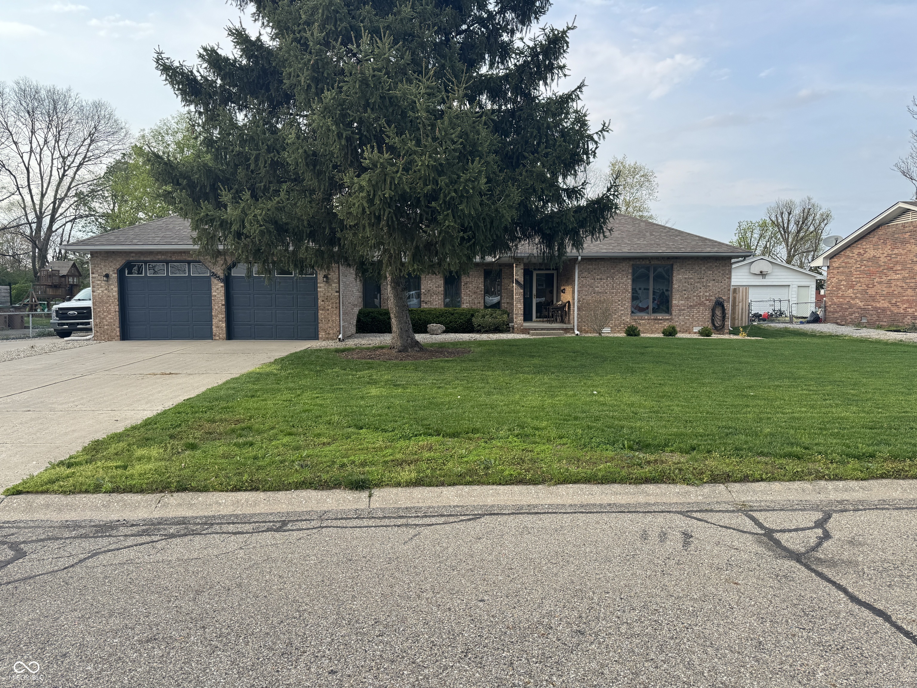 2550 16th Street Columbus, IN 47201 - Photo 1 of 6 Gallery Image 1