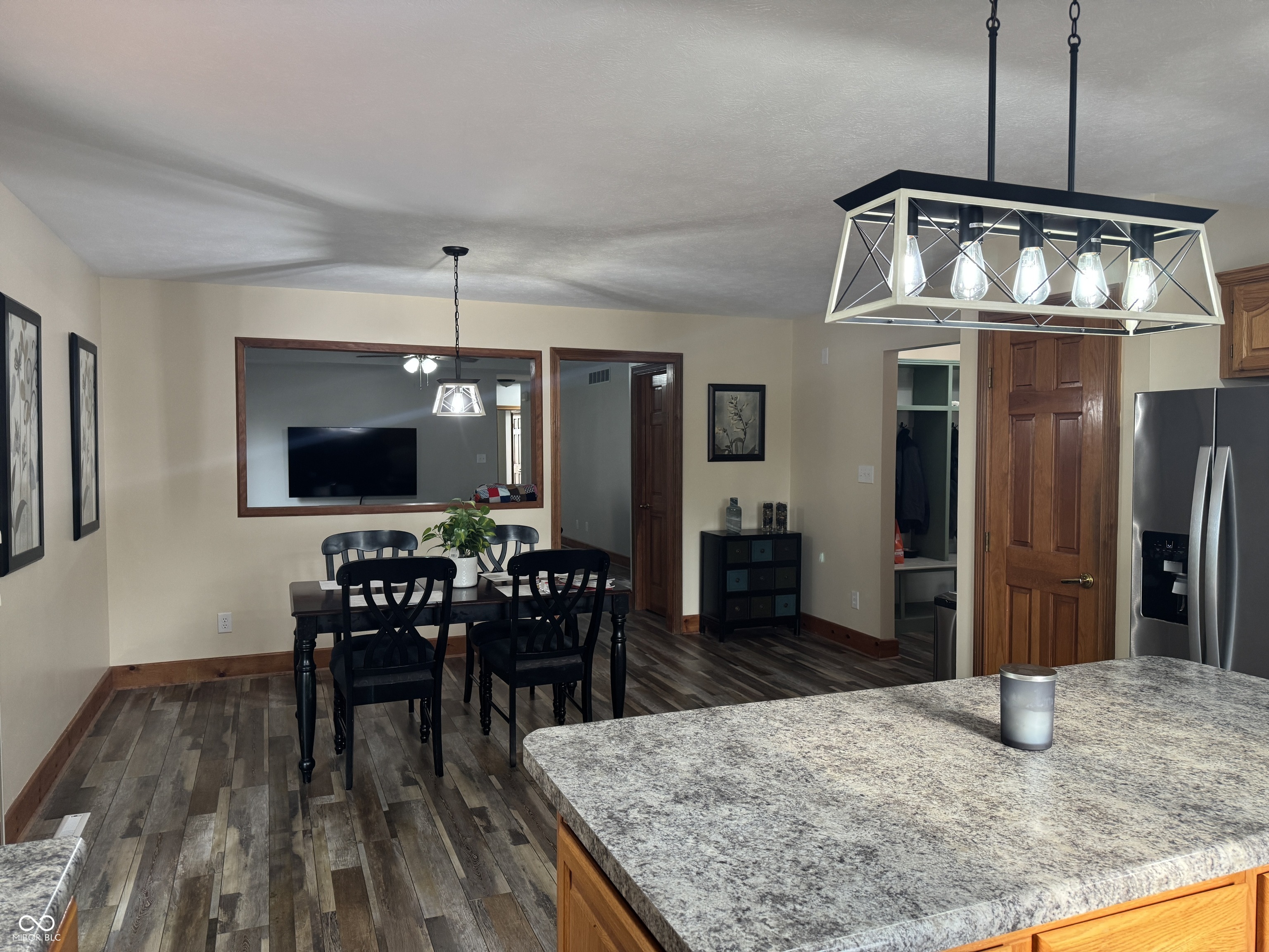 2550 16th Street Columbus, IN 47201 - Photo 3 of 6 Gallery Image 3