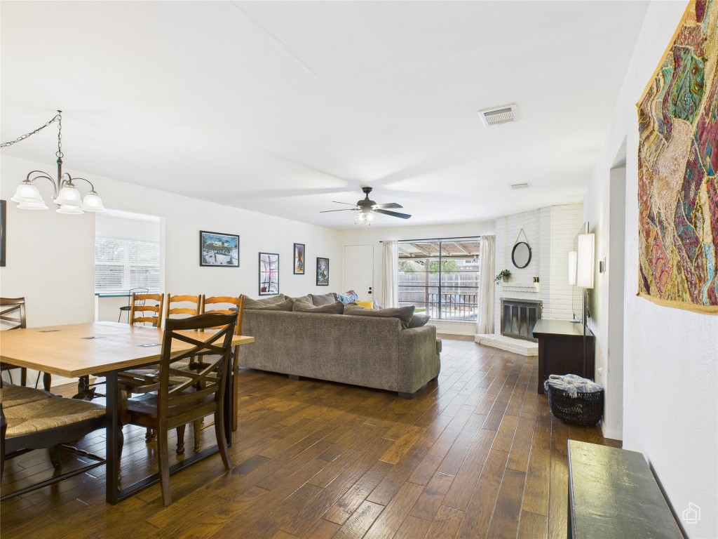 1404 Lance Way Austin, TX 78758 - Photo 10 of 29 a living room with furniture and wooden floor