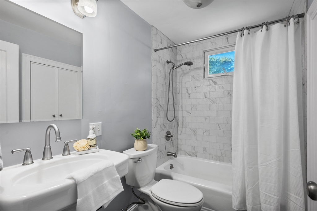 12 Catalina Road Lynn, MA 01905 - Photo 17 of 37 Gallery Image 17
