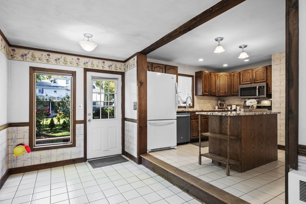 12 Catalina Road Lynn, MA 01905 - Photo 10 of 37 Gallery Image 10
