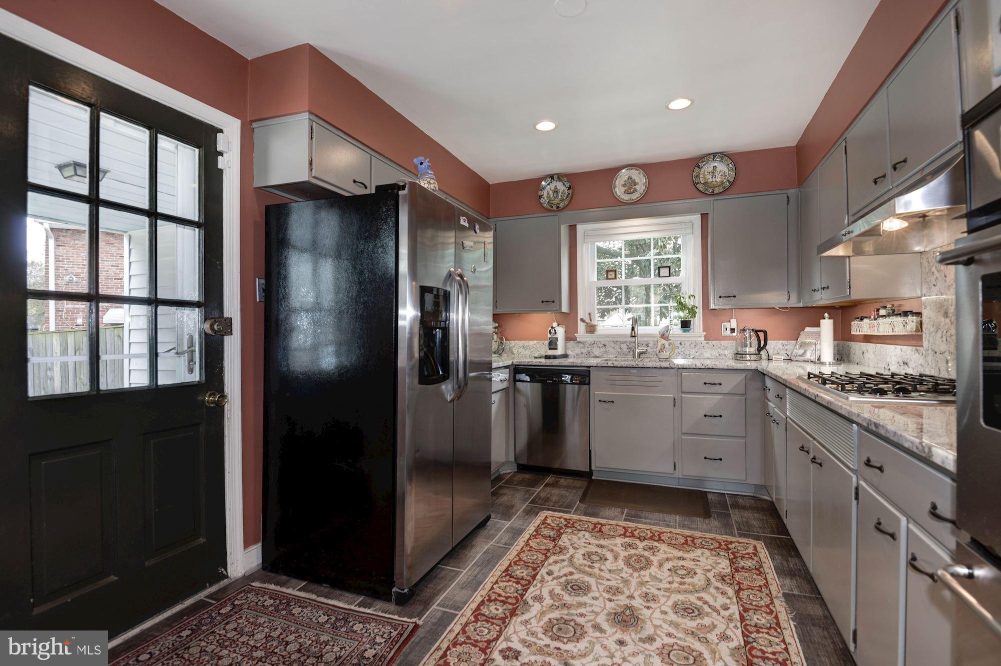 4560 Seminary Road Alexandria, VA 22304 - Photo 6 of 37