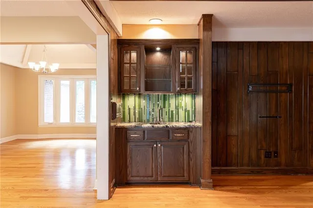 $625,000 | 10821 Milton Thompson Road, Lake Lotawana, MO 64086