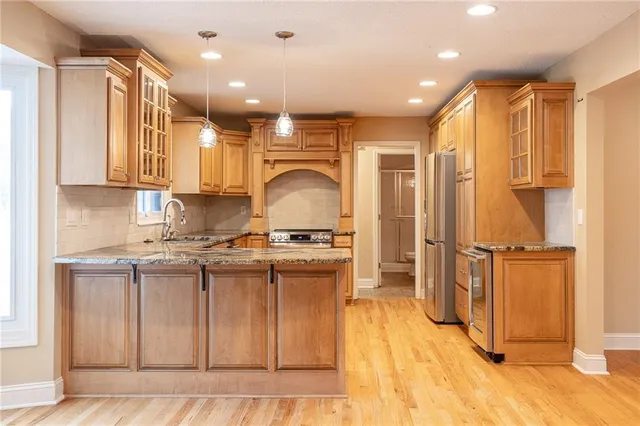 $625,000 | 10821 Milton Thompson Road, Lake Lotawana, MO 64086