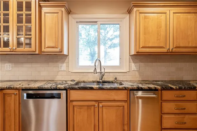 $625,000 | 10821 Milton Thompson Road, Lake Lotawana, MO 64086