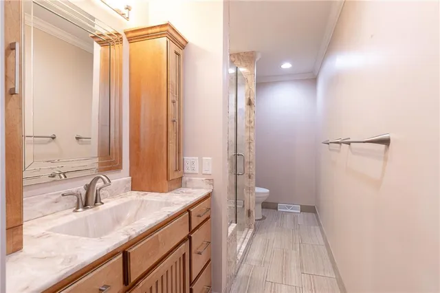 $625,000 | 10821 Milton Thompson Road, Lake Lotawana, MO 64086