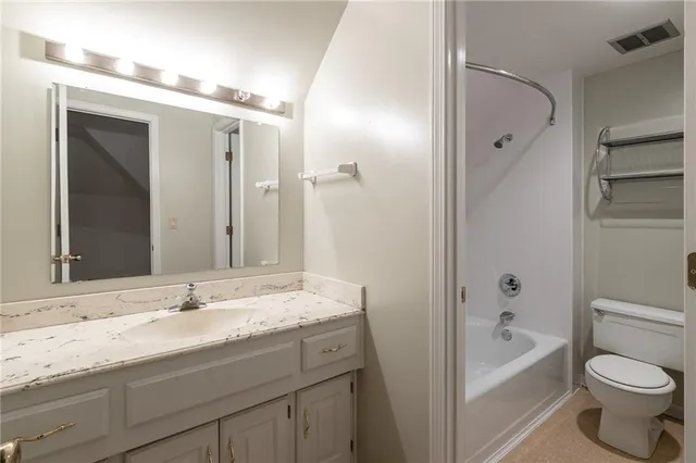 $625,000 | 10821 Milton Thompson Road, Lake Lotawana, MO 64086