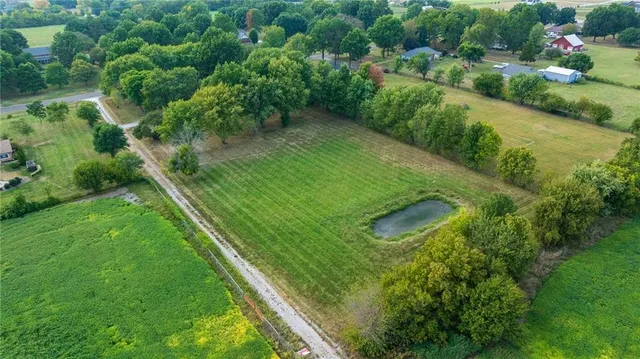 $625,000 | 10821 Milton Thompson Road, Lake Lotawana, MO 64086