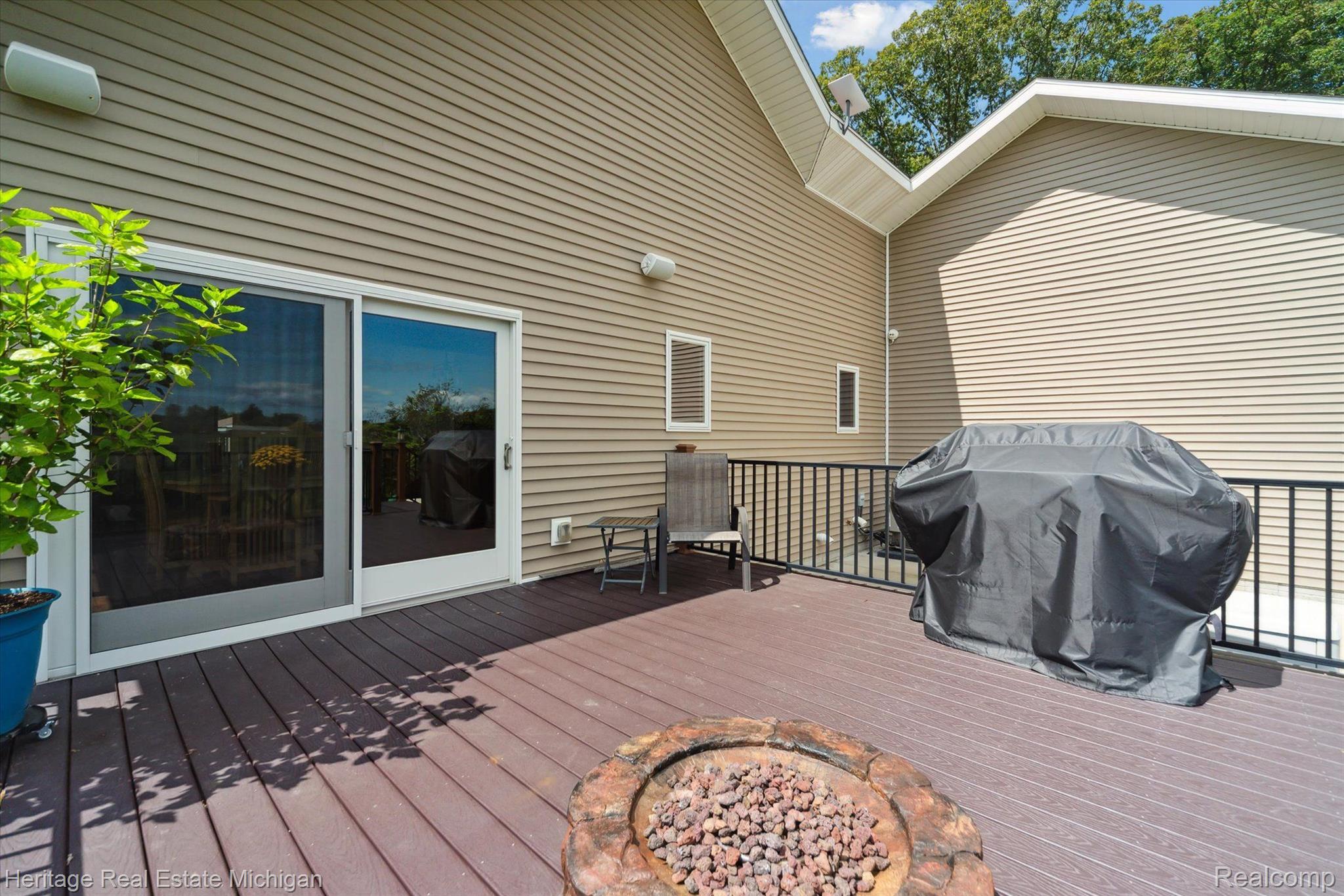 10540 Cole Road Byron, MI 48418 - Photo 54 of 76 Deck