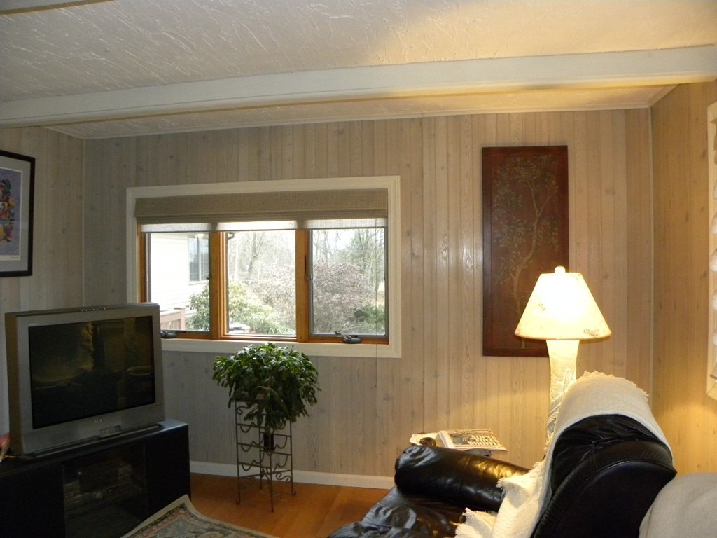 65 Prindle Hill Road Charlton, MA 01507 - Photo 9 of 30 Gallery Image 9