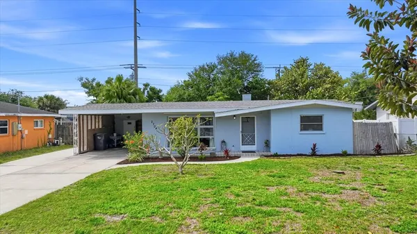 $215,000 | 2704 52nd Ave Terrace West, Bradenton, FL 34207